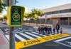 Gandia da luz verde al nuevo contrato de señalización viaria con prioridad en los colegios y nuevos radares pedagógicos Radar con aviso de 30 VELOCIDAD CORRECTA frente a un paso de peatones de zona escolar con niños cruzando
