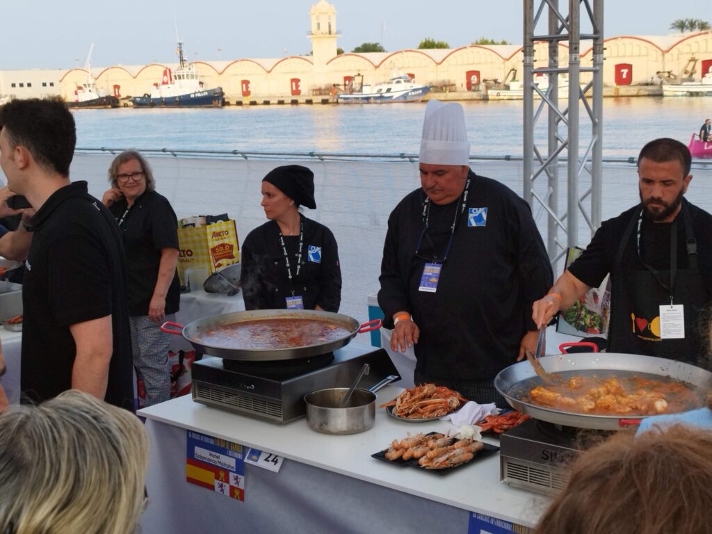 En Boga triunfa en el 50º Concurso Internacional de Fideuà 4 En Boga triunfa en el 50º Concurso Internacional de Fideuà
