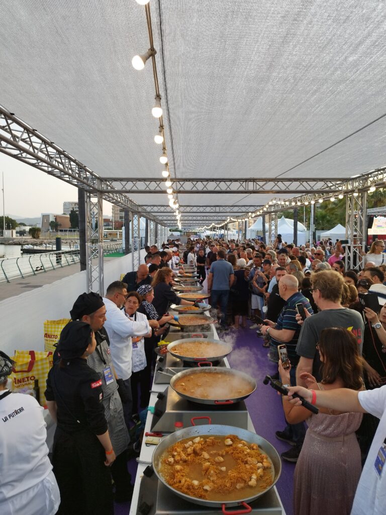 En Boga triunfa en el 50º Concurso Internacional de Fideuà 12 En Boga triunfa en el 50º Concurso Internacional de Fideuà