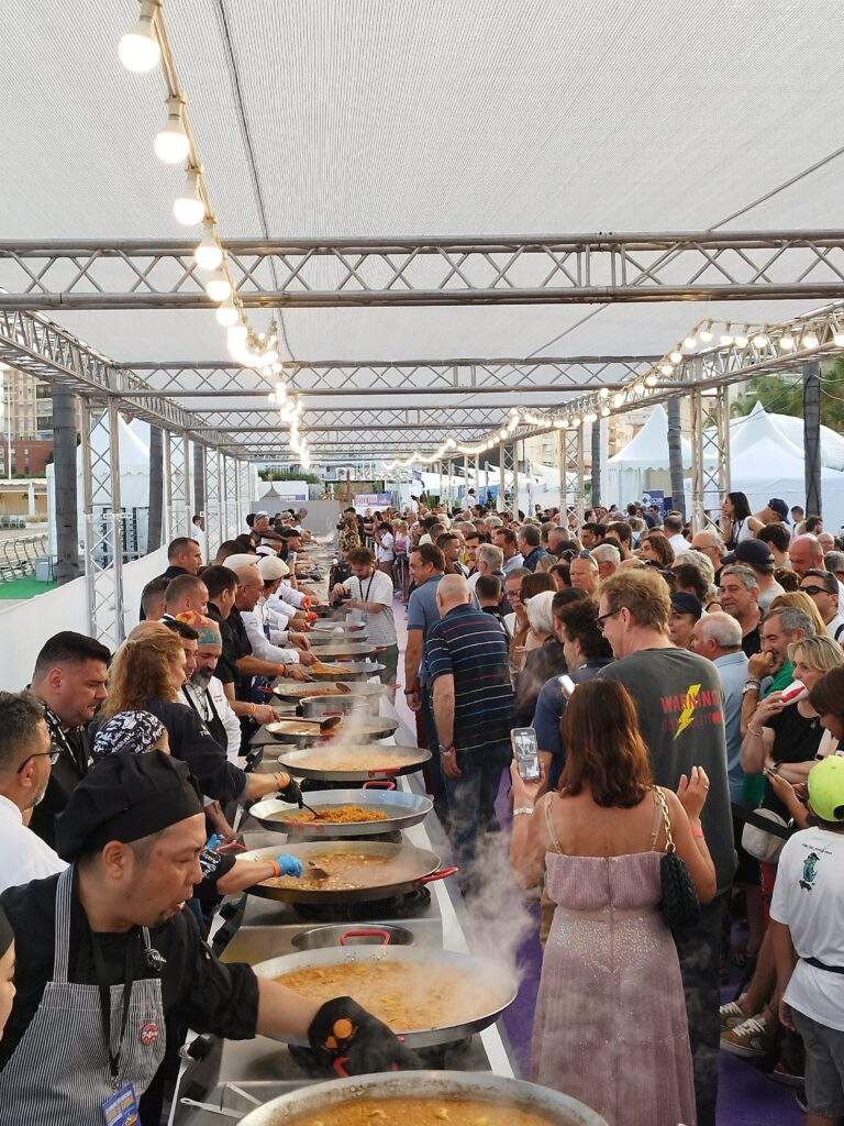 En Boga triunfa en el 50º Concurso Internacional de Fideuà 14 En Boga triunfa en el 50º Concurso Internacional de Fideuà