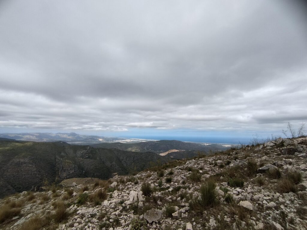 Cielo nublado vista desde la montana