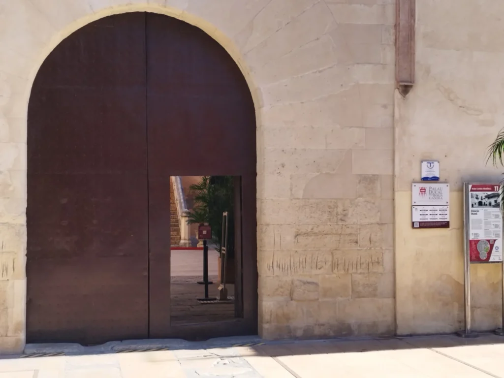 Palau Ducal (Entrada)