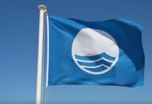 Gandia lidera la sostenibilidad litoral en el 40.º aniversario de la Bandera Azul en España 40ª Bandera Azul Gandia
